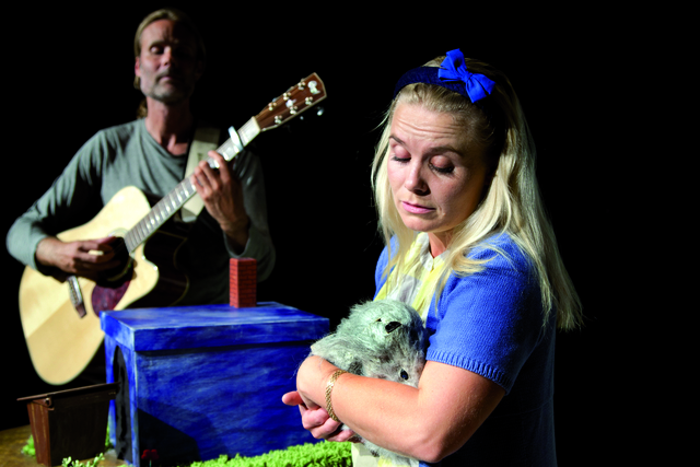 Adjö, herr Muffin - Ove, Stina med Herr Muffin